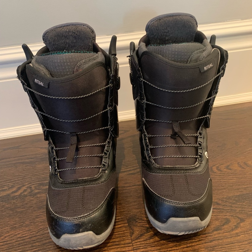 Womens Burton Ritual Snowboard Boots US Size 9
